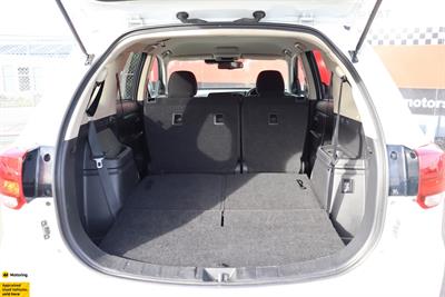 2021 Mitsubishi Outlander - Thumbnail