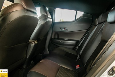 2017 Toyota C-HR - Thumbnail