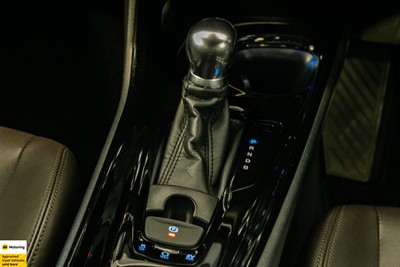 2017 Toyota C-HR - Thumbnail