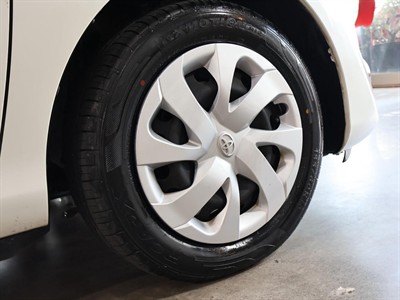 2017 Toyota Sienta - Thumbnail