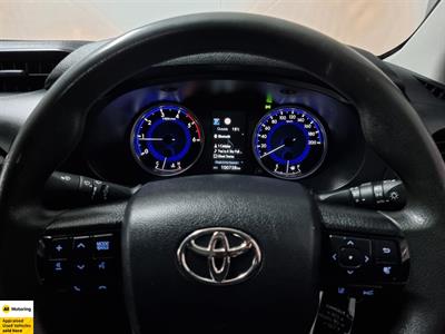 2020 Toyota Hilux - Thumbnail
