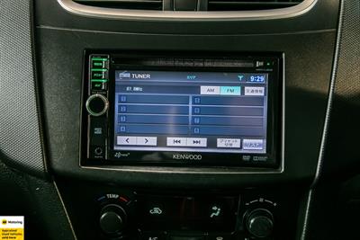 2014 Suzuki Swift - Thumbnail