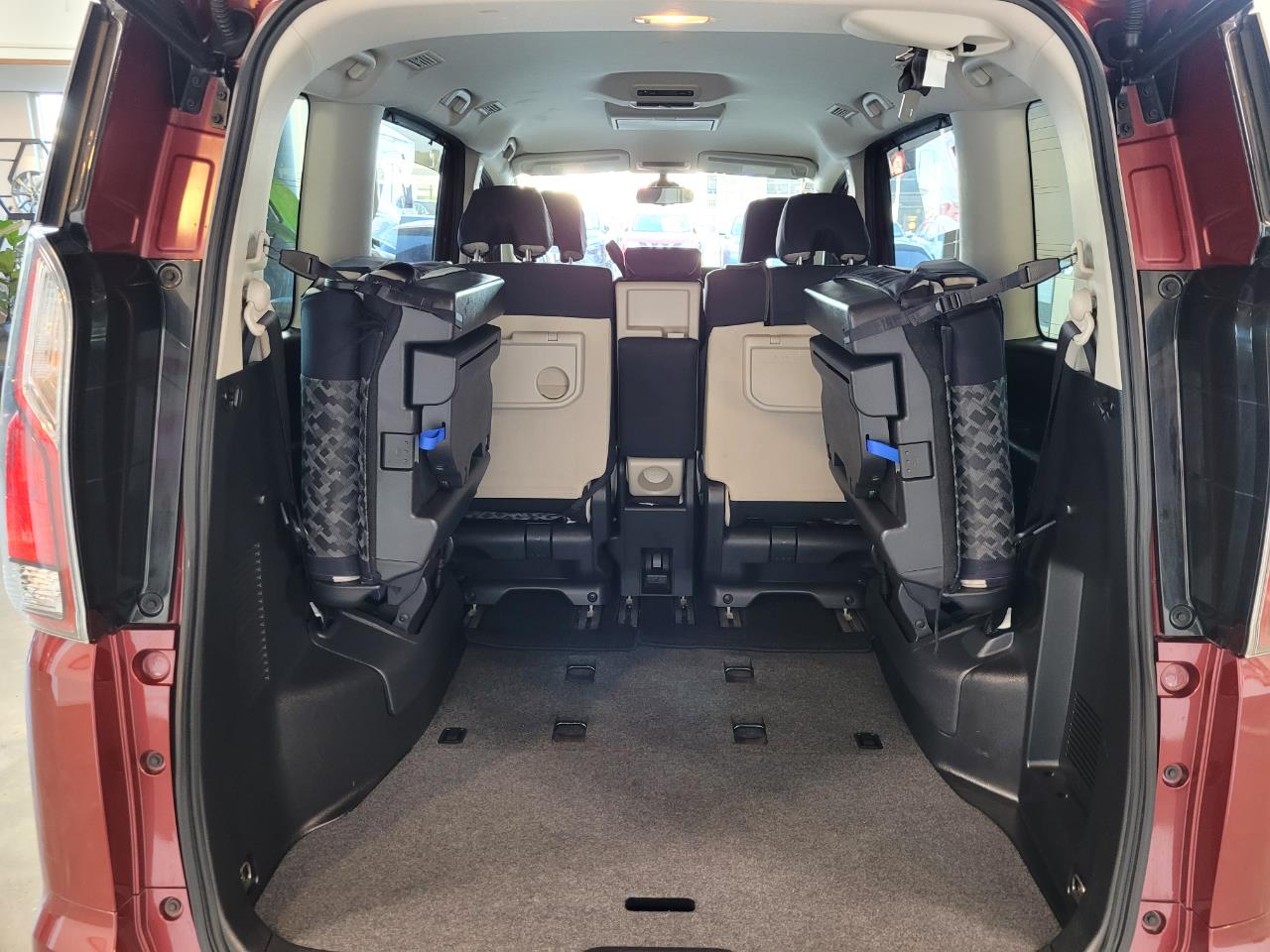 2017 Nissan Serena