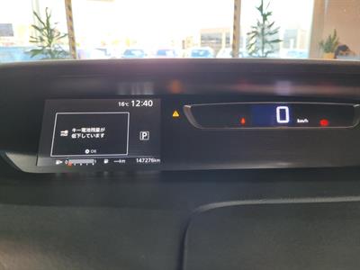 2017 Nissan Serena - Thumbnail