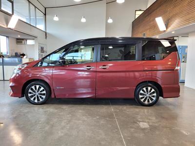 2017 Nissan Serena - Thumbnail