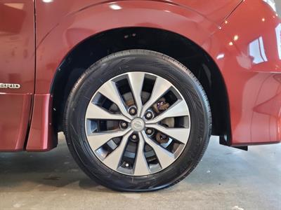 2017 Nissan Serena - Thumbnail