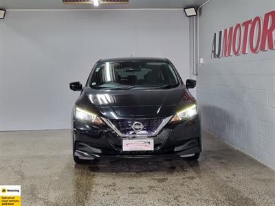 2018 Nissan Leaf - Thumbnail