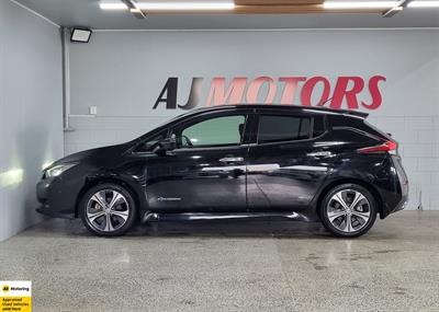 2018 Nissan Leaf - Thumbnail