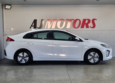 2022 Hyundai IONIQ - Thumbnail