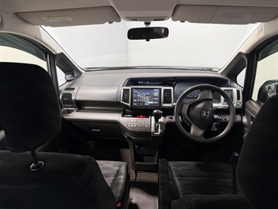 2013 Honda STEPWAGON - Thumbnail