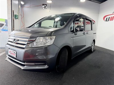 2013 Honda STEPWAGON - Thumbnail