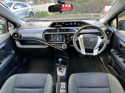 2015 Toyota Aqua - Thumbnail