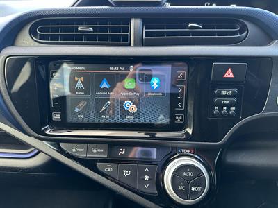2015 Toyota Aqua - Thumbnail