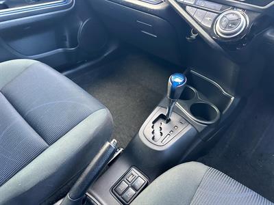 2015 Toyota Aqua - Thumbnail