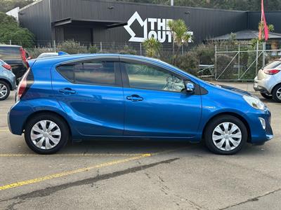 2015 Toyota Aqua - Thumbnail