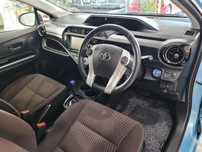 2015 Toyota Aqua - Thumbnail