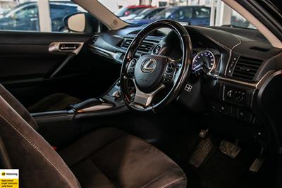 2017 Lexus CT - Thumbnail