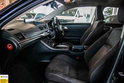 2017 Lexus CT - Thumbnail