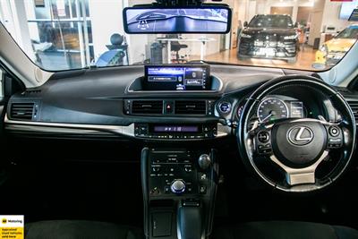 2017 Lexus CT - Thumbnail