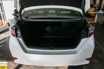 2014 Toyota Sai - Thumbnail