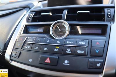 2017 Lexus NX 300h - Thumbnail