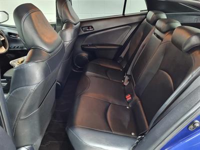 2016 Toyota Prius - Thumbnail