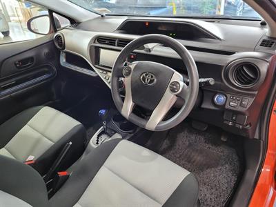 2013 Toyota Aqua - Thumbnail