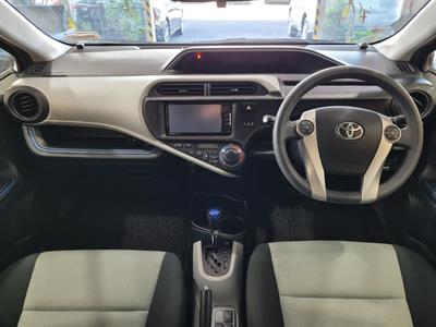 2013 Toyota Aqua - Thumbnail