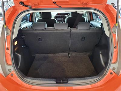 2013 Toyota Aqua - Thumbnail