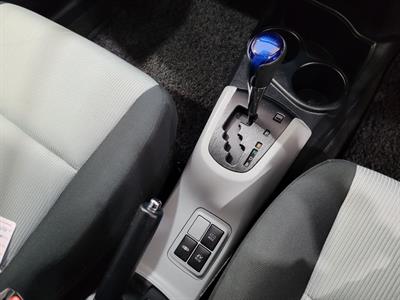 2013 Toyota Aqua - Thumbnail