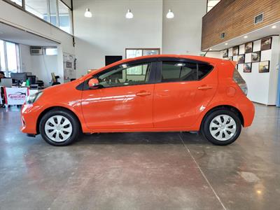2013 Toyota Aqua - Thumbnail