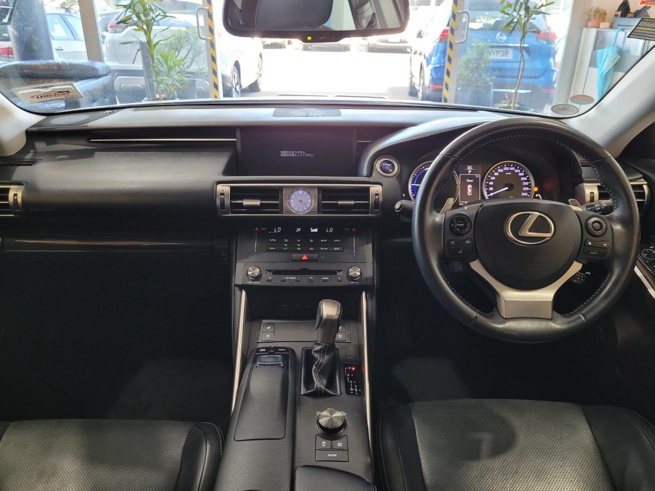 2014 Lexus IS 300h