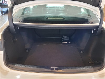 2014 Lexus IS 300h - Thumbnail