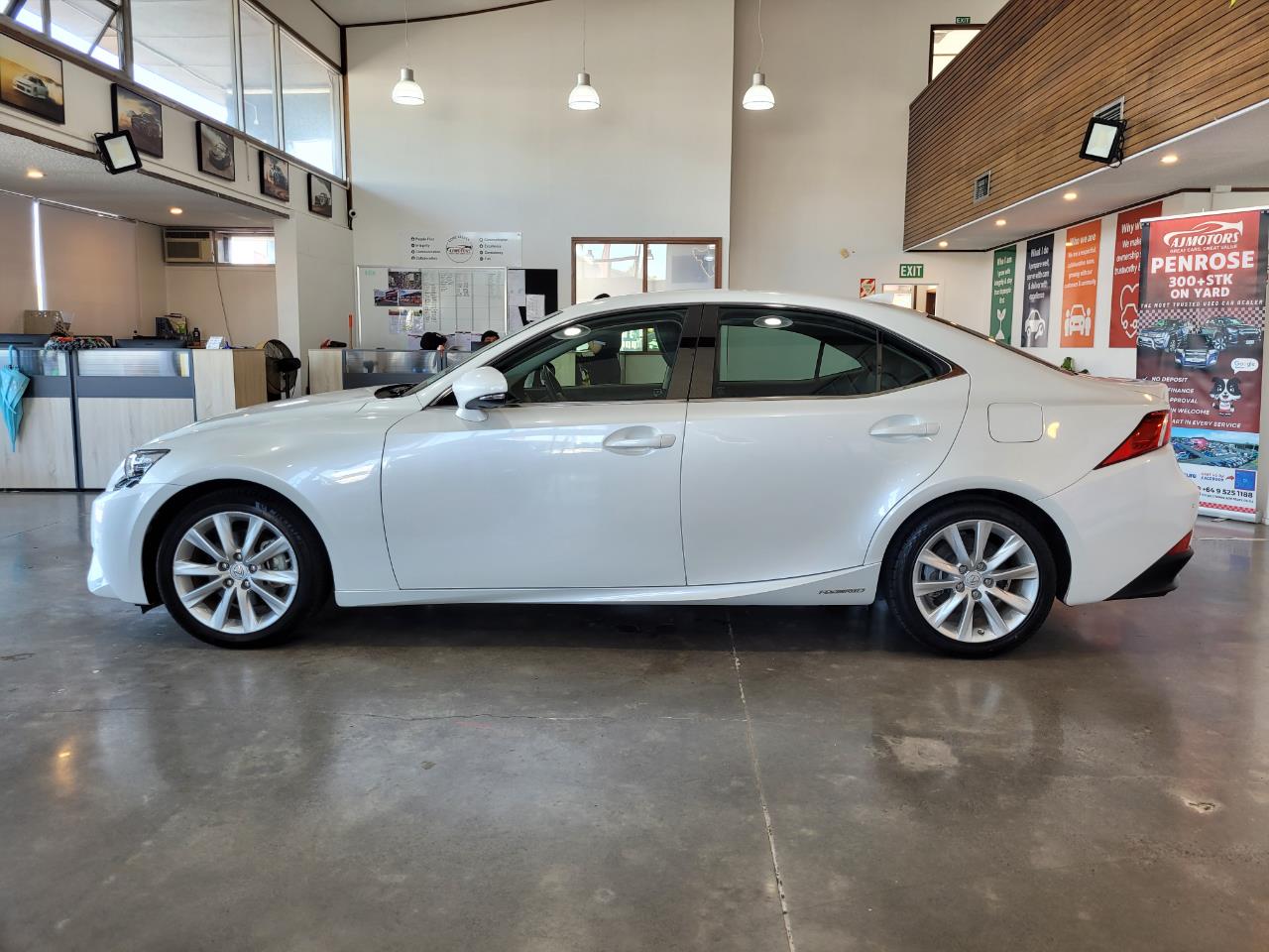 2014 Lexus IS 300h