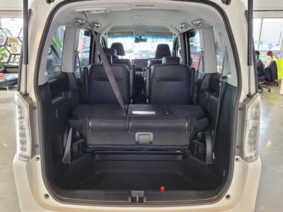 2014 Honda STEPWAGON - Thumbnail
