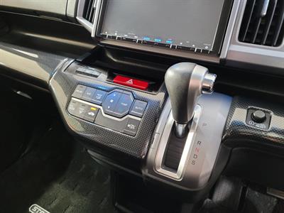 2014 Honda STEPWAGON - Thumbnail