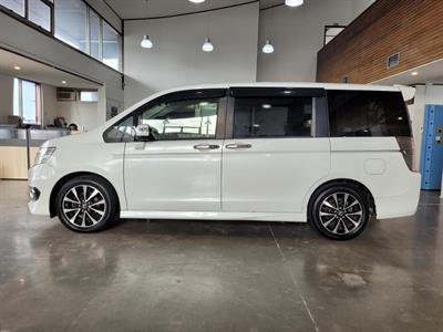 2014 Honda STEPWAGON - Thumbnail