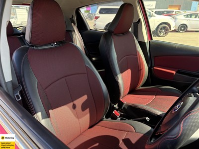 2017 Toyota Vitz - Thumbnail