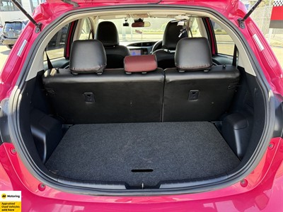 2017 Toyota Vitz - Thumbnail