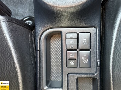 2017 Toyota Vitz - Thumbnail