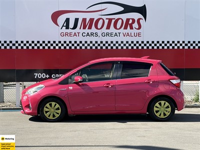 2017 Toyota Vitz - Thumbnail