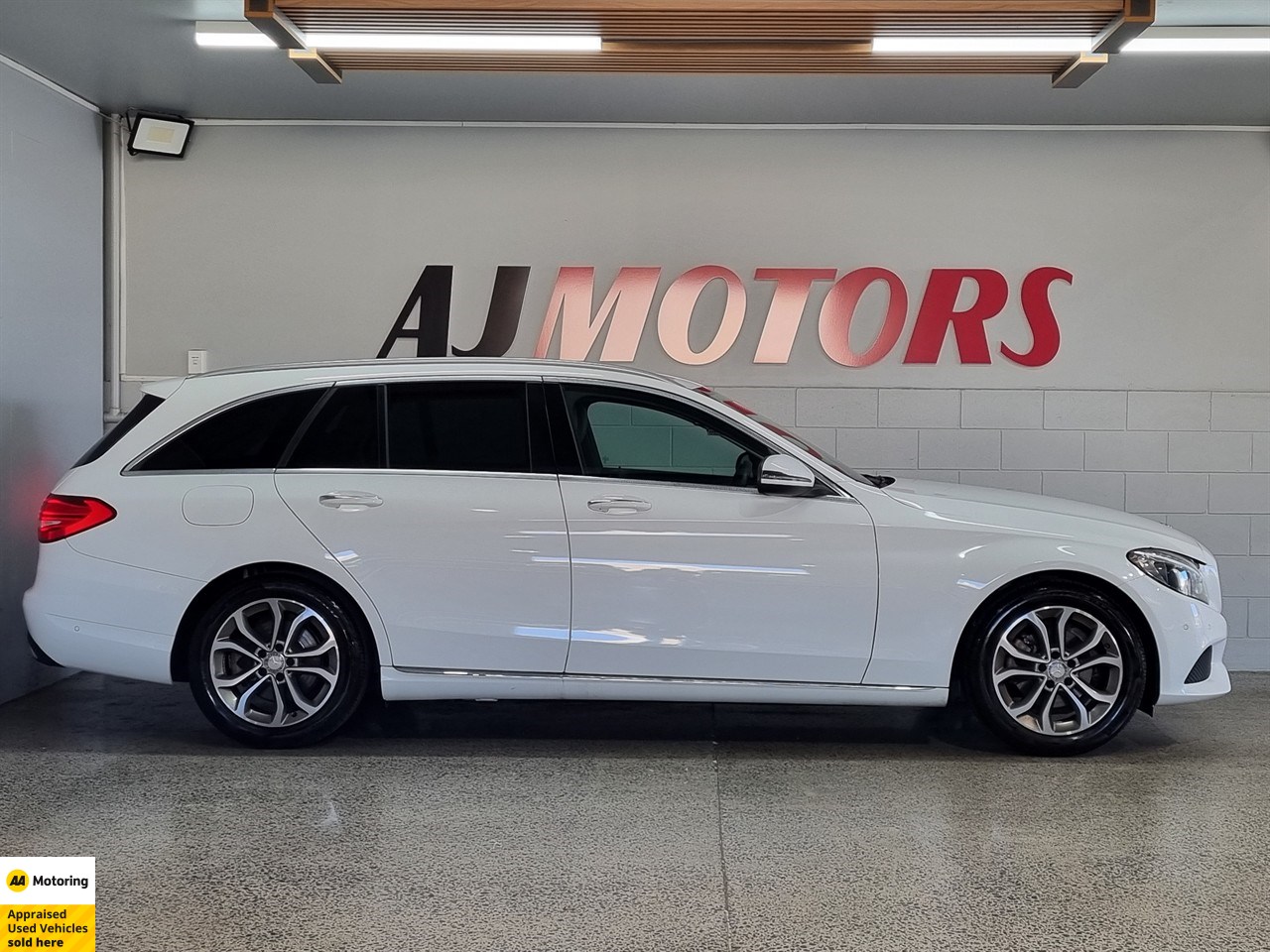 2015 Mercedes-Benz C 180