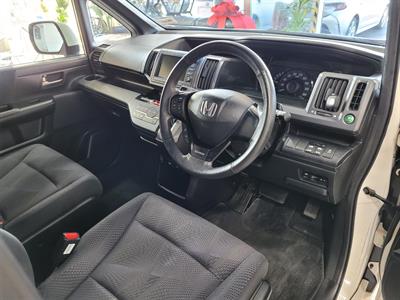 2012 Honda STEPWAGON - Thumbnail