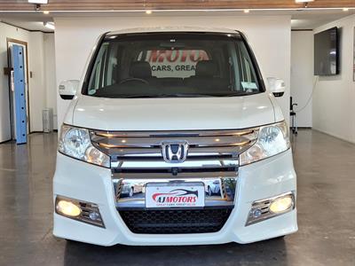 2012 Honda STEPWAGON - Thumbnail