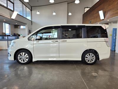 2012 Honda STEPWAGON - Thumbnail
