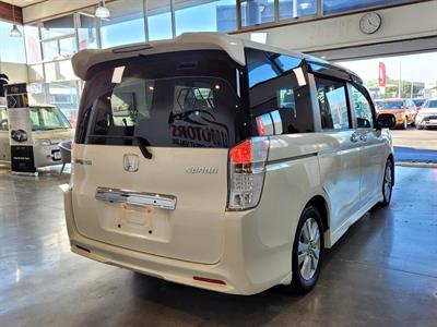 2012 Honda STEPWAGON - Thumbnail
