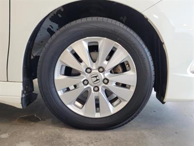 2012 Honda STEPWAGON - Thumbnail