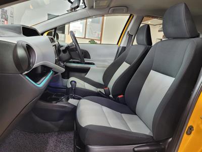 2012 Toyota Aqua - Thumbnail