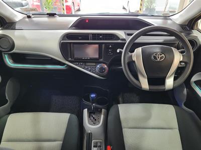 2012 Toyota Aqua - Thumbnail