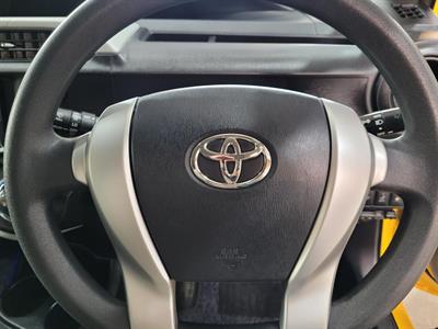 2012 Toyota Aqua - Thumbnail